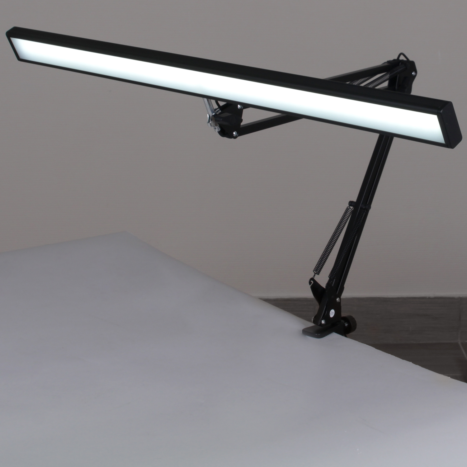 70000-0.7-01HV светильник настольный