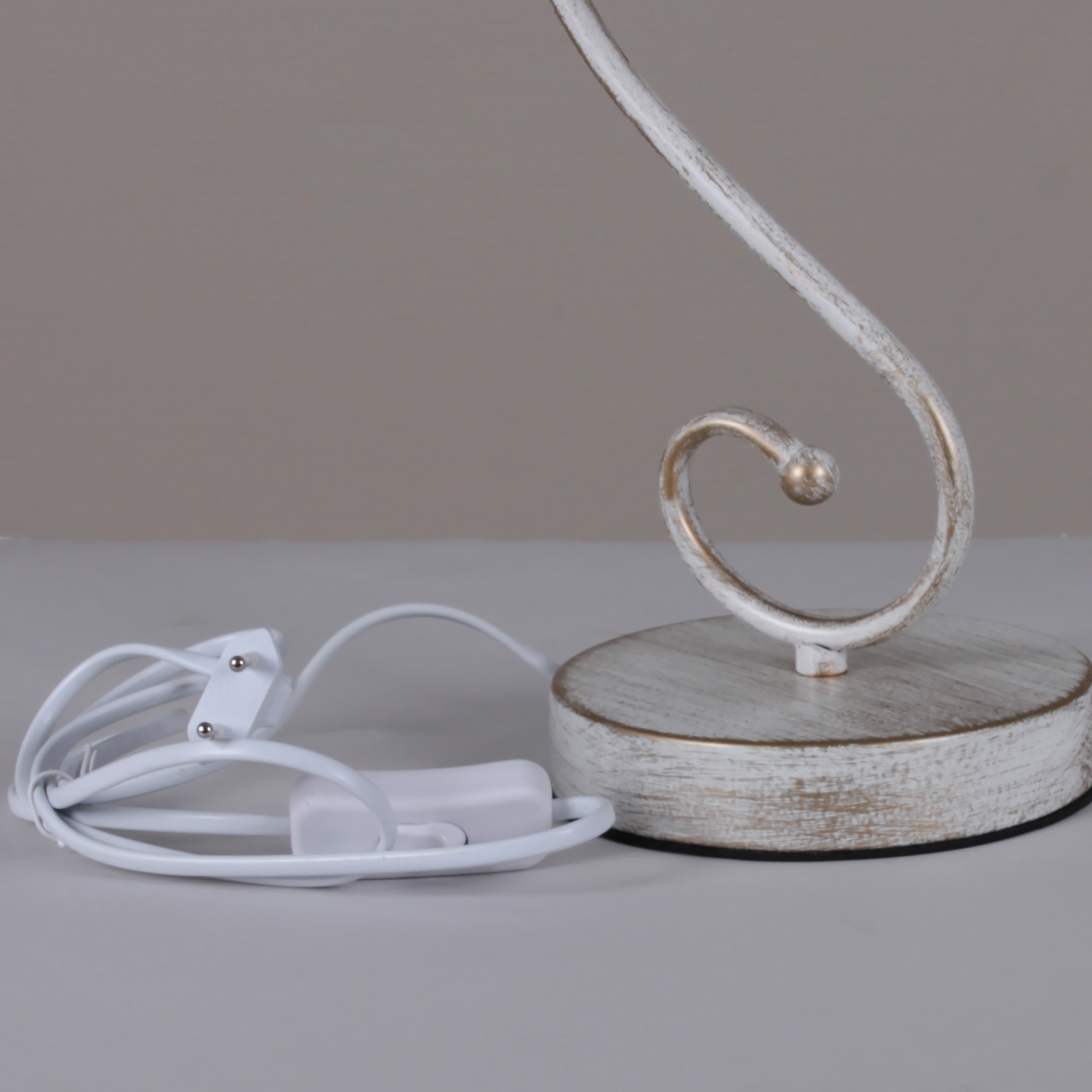 16247-0.7-01 светильник настольный