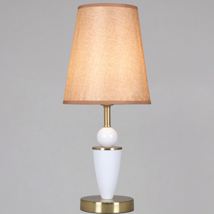 88302-0.7-01  светильник настольный