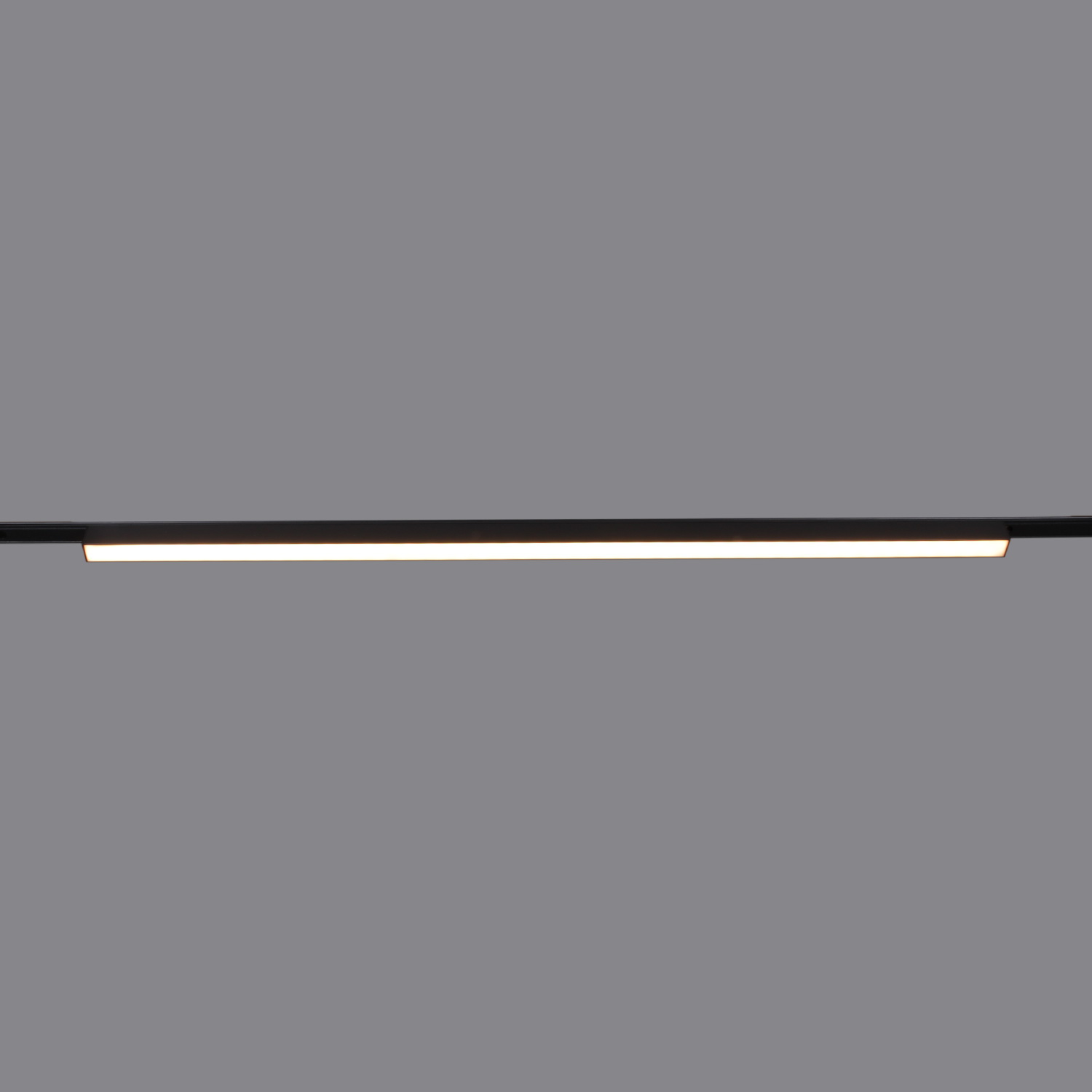 13003-9.3-001UR magnetic LED30W BK CCT+SMART