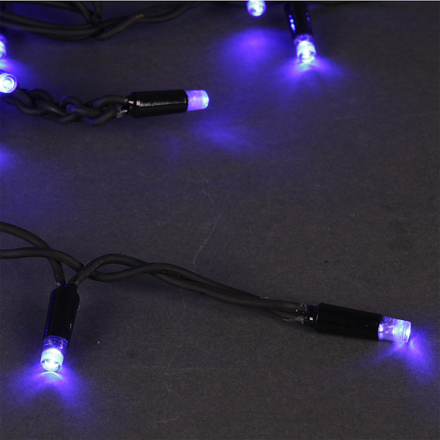 A-057A BL/W FLASH гирлянда светодиодная 5х0,6м 180LED в виде "бахрома" , провод черный,морозостойк.