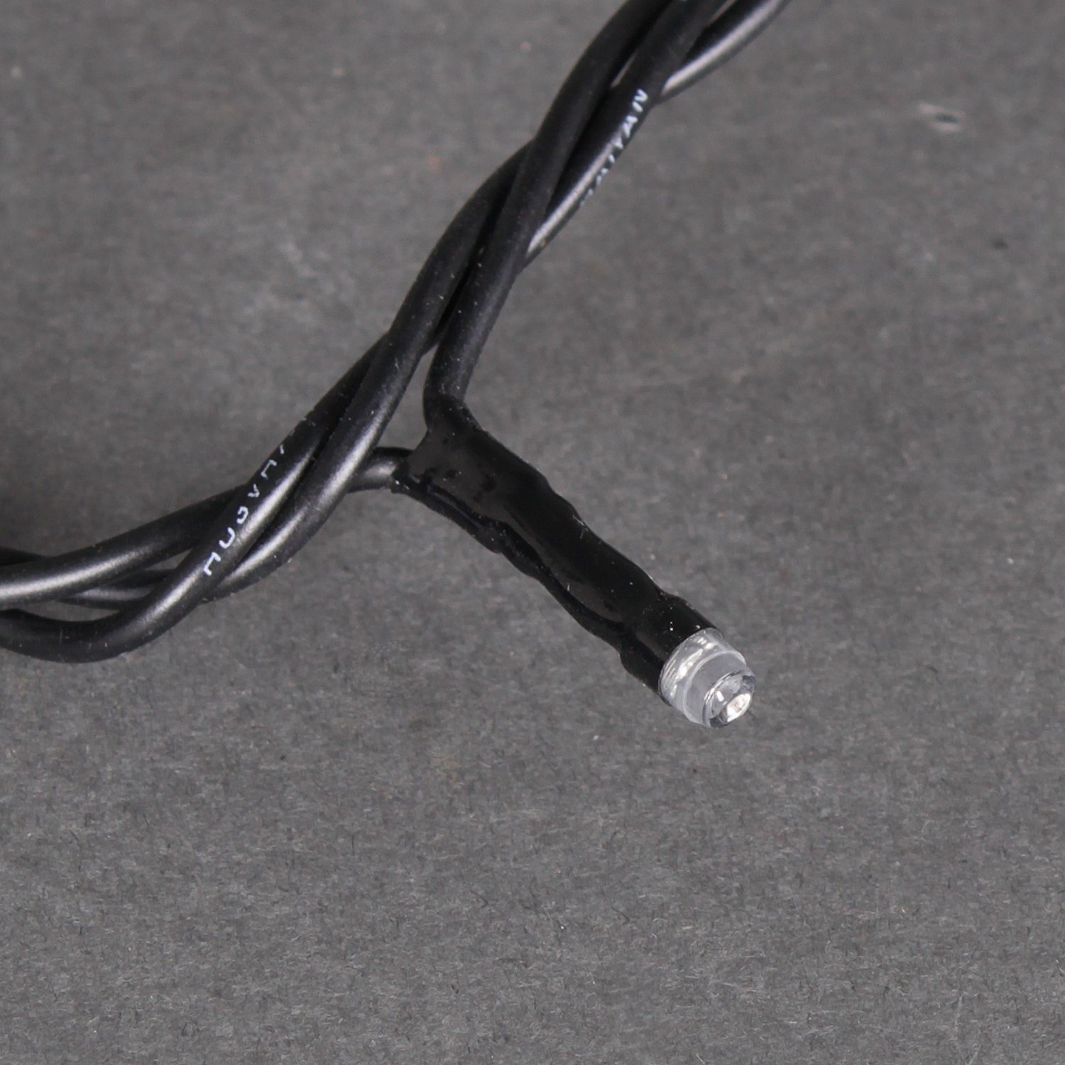 A-047R WT гирлянда светодиодная 30м 300 LED влагозащищенная