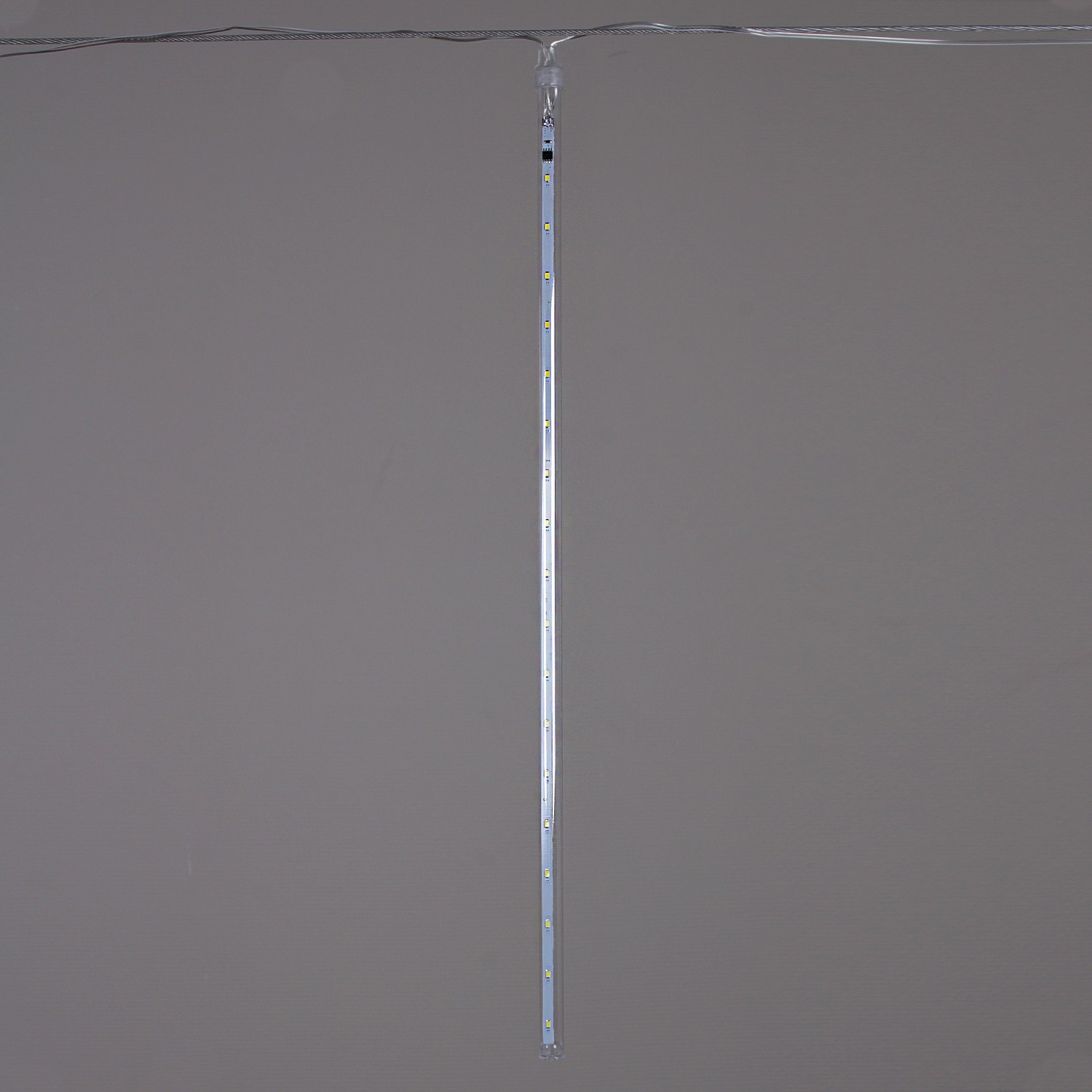 A-947 WT  светодиодная гирлянда "тающие сосульки", длиной 250см, 8 "сосулек" 50см, прозрачный провод